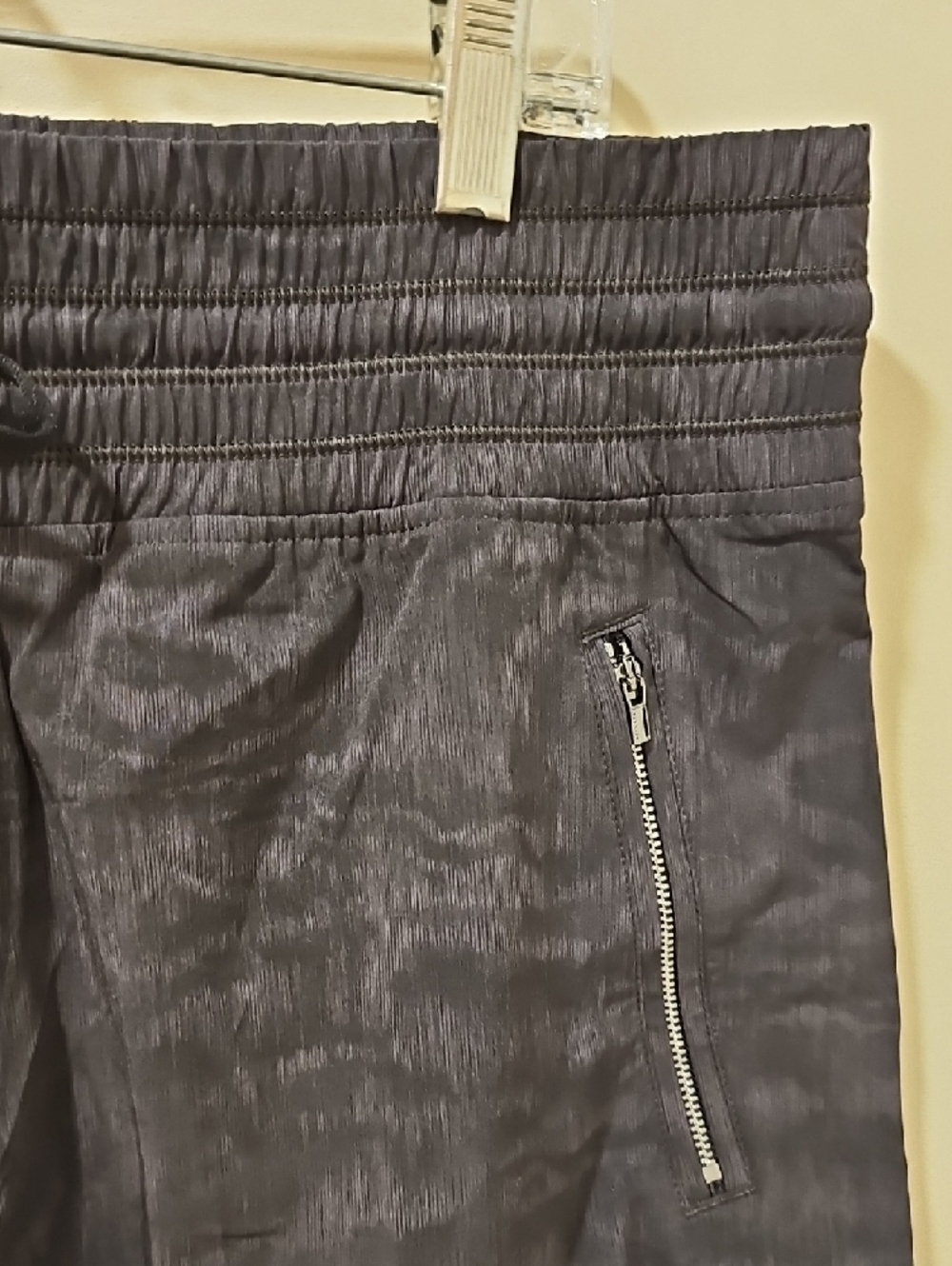 Athleta Black Camden Printed Athletic Short; 5" Inseam; Size 16; EUC - Picture 9 of 9